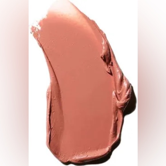 MAC Cosmetics Retro Matte Lipstick-617 Velvet Teddy. Nude, Pigment, Plump, Glow - Picture 3 of 4